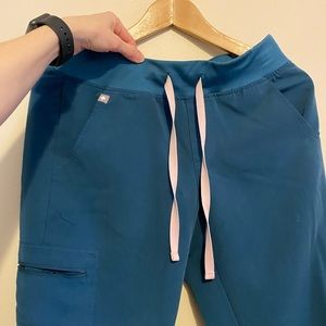 Caribbean Blue Fig Scrub Joggers